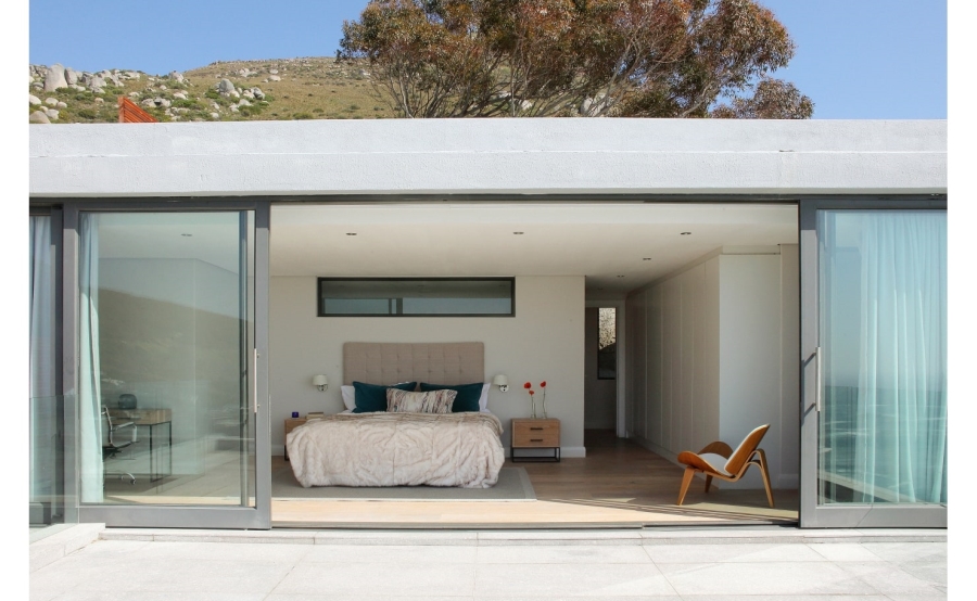 To Let 6 Bedroom Property for Rent in Llandudno Western Cape
